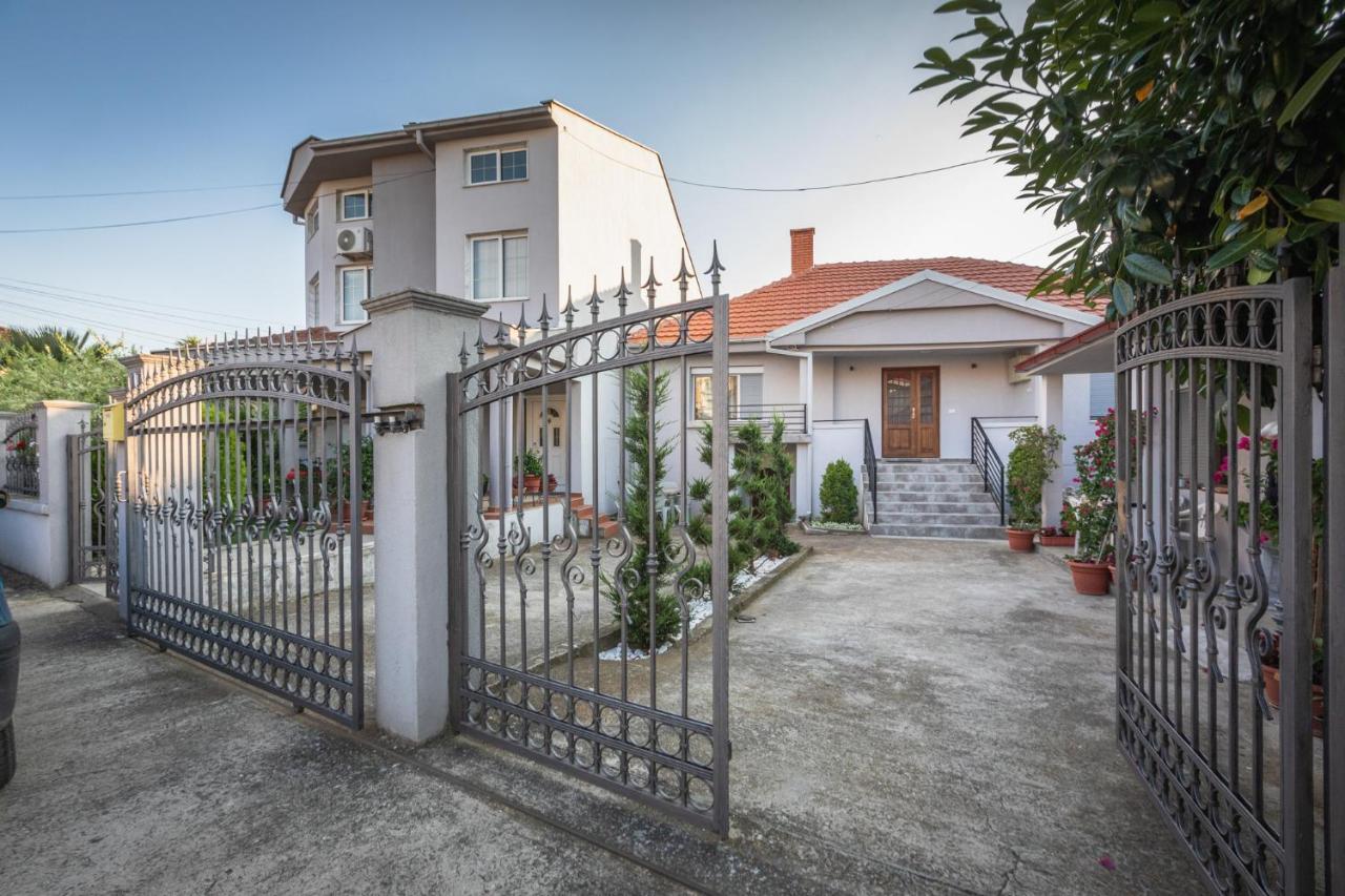 Guest House - Axios Гевгели Екстериор снимка